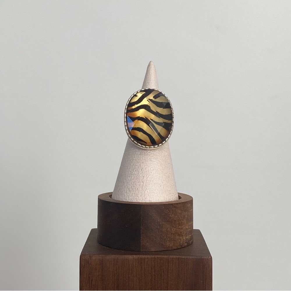 Avon Statement Zebra Ring